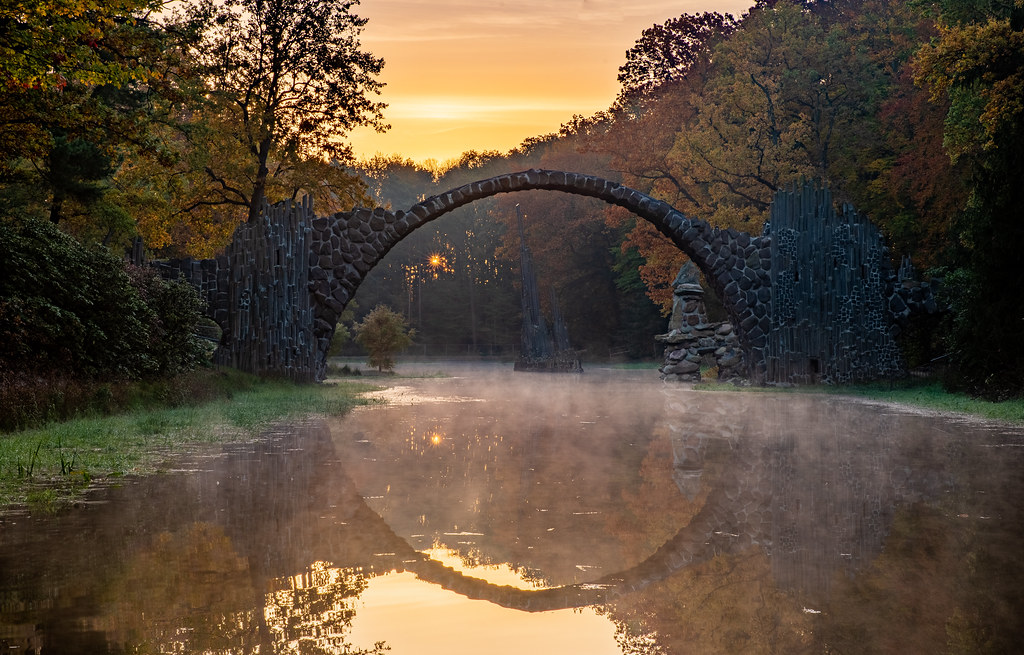 Rakotzbrücke zum Sonnenaufgang