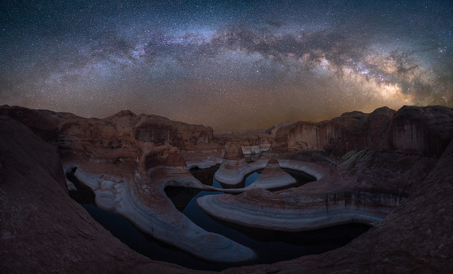Milkyway arch over Reflection Canyon