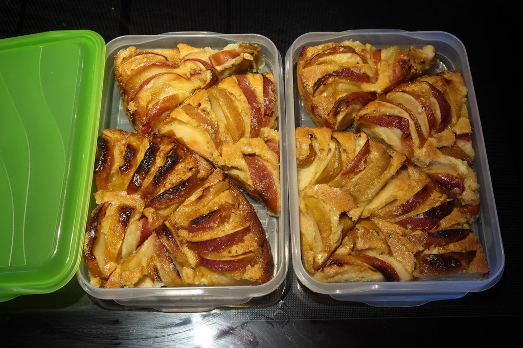 Blitzapfelkuchen (für den Transport verpackt) | für Rast auf… | Flickr