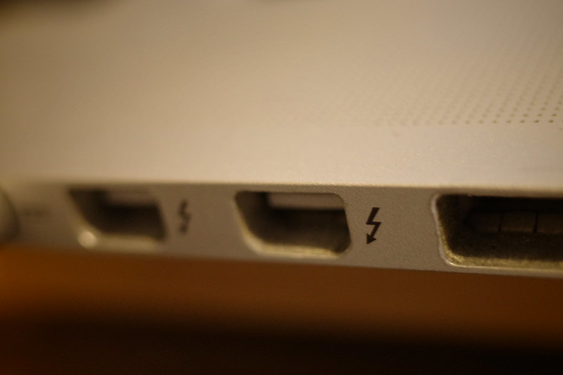 Mini DisplayPort-VGA adapter 05