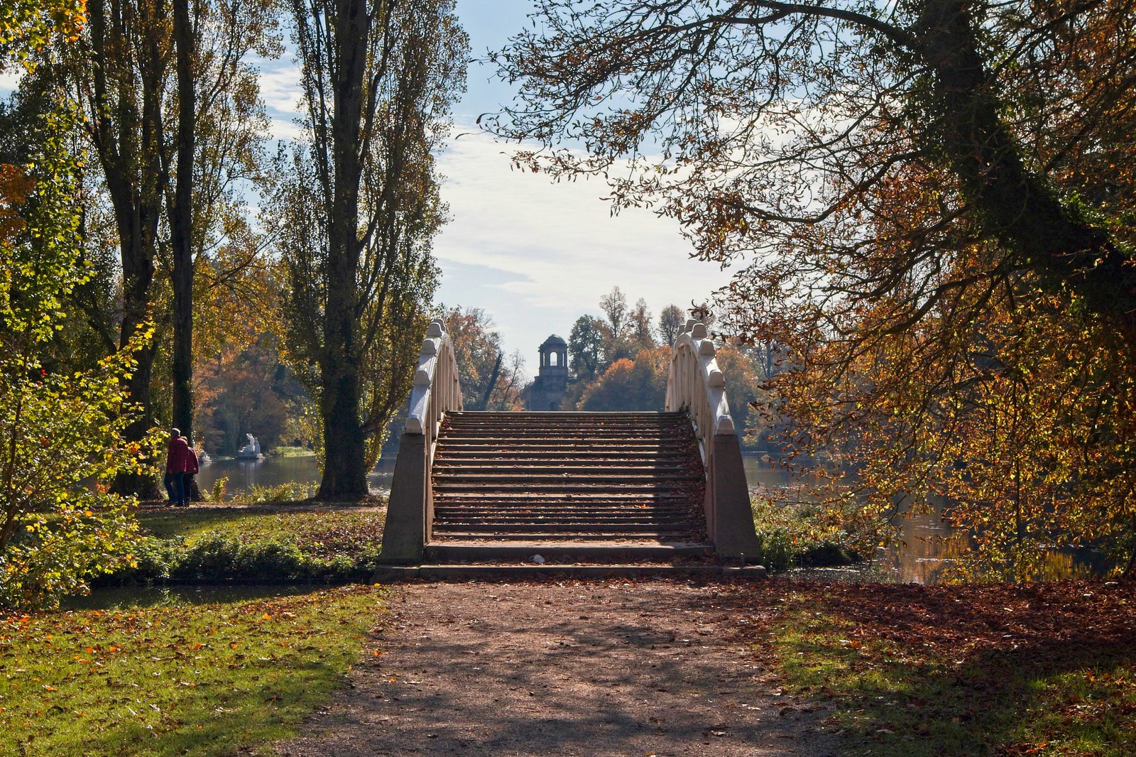 Blick zum Merkurtempel - Herbstimpressionen aus dem Schlossgarten Schwetzingen