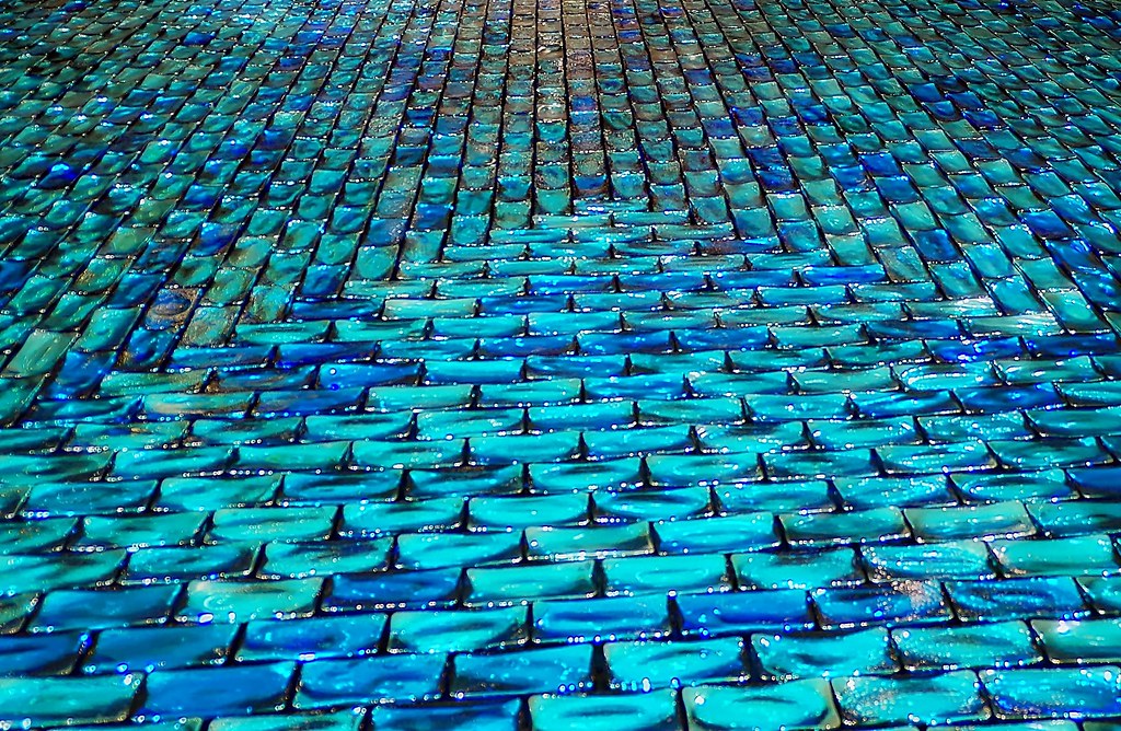 Blue brick pavement (Jean-Michel OTHONIEL)