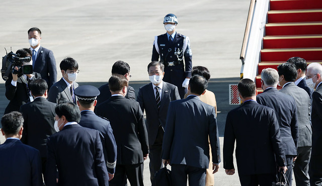 President_Moon_Seoul_Airbase_20211028_04