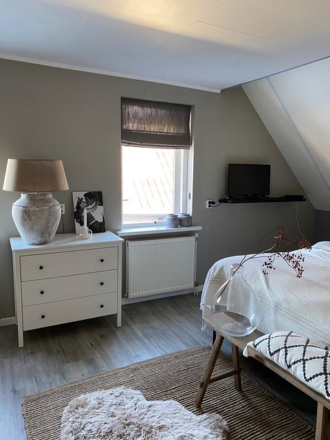 Slaapkamer landelijk licht IKEA laden kast kruiklamp met velvet kap landelijke slaapkamer