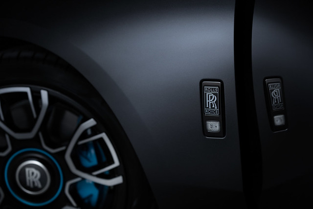 Rolls-Royce-Ghost-Black-Badge-2021-Studio-00006
