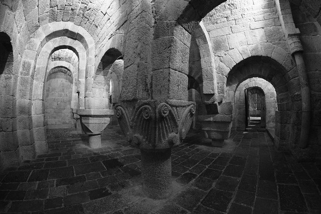 XE3F9588 - Cripta - Crypt (Monasterio de Leyre, Navarra)