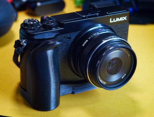 Handgriff Lumix GX9 | by BlahBlah Fotography