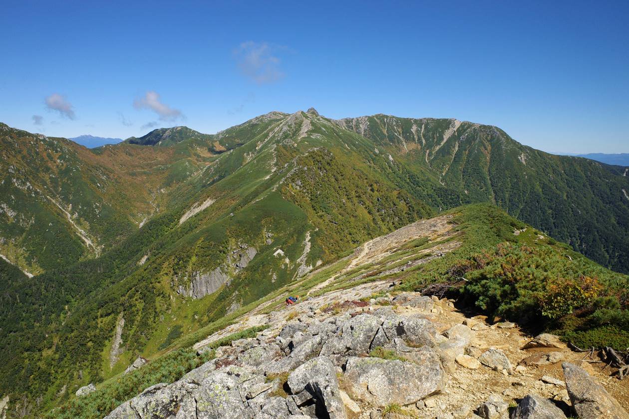 中央アルプス・檜尾岳から眺める宝剣岳～木曽駒ヶ岳