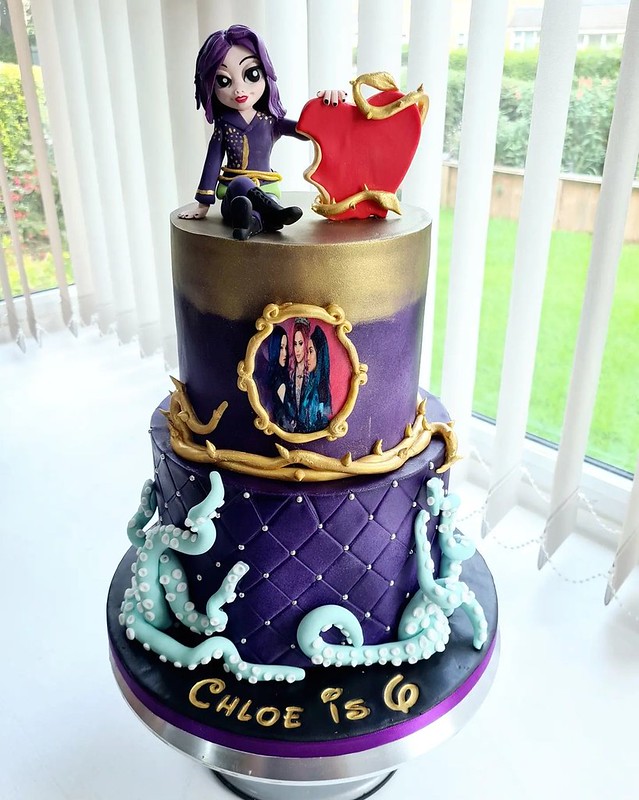 Cake by Heavenly Cakes