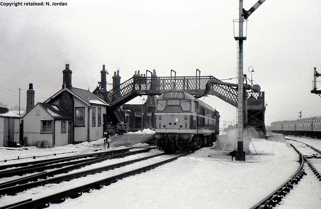 CAI300-BTL.323-1961, Class 31-1, No.D5822, (later No.31290), (Shed No.41A, Tinsley), at Mexborough Station-04-03-1970-A