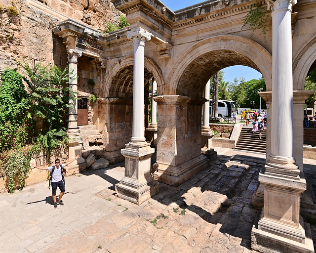 Puerta de Adriano