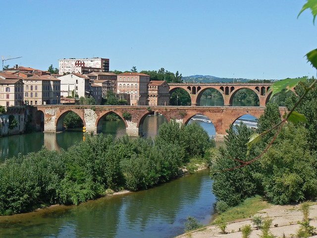 Pont Vieux (nearer) and  Pont du 22 Août 1944 (further), from the Berbi Palace, Albi, 13th June 2009