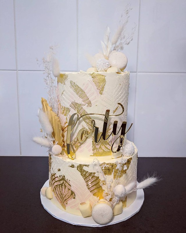 Cake by The Luxe Cakery