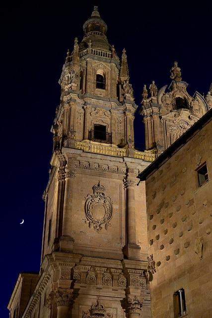 Salamanca. La Clerecía. Luna