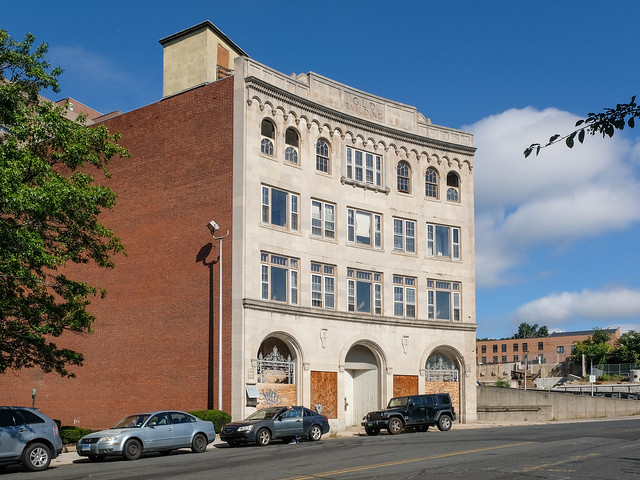 In Connecticut SEE THE CONCAVITY of a 4-story limestone façade from 1929.