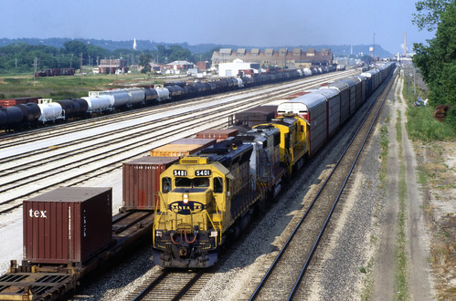 iowa train rail railroad hawkeye corn
