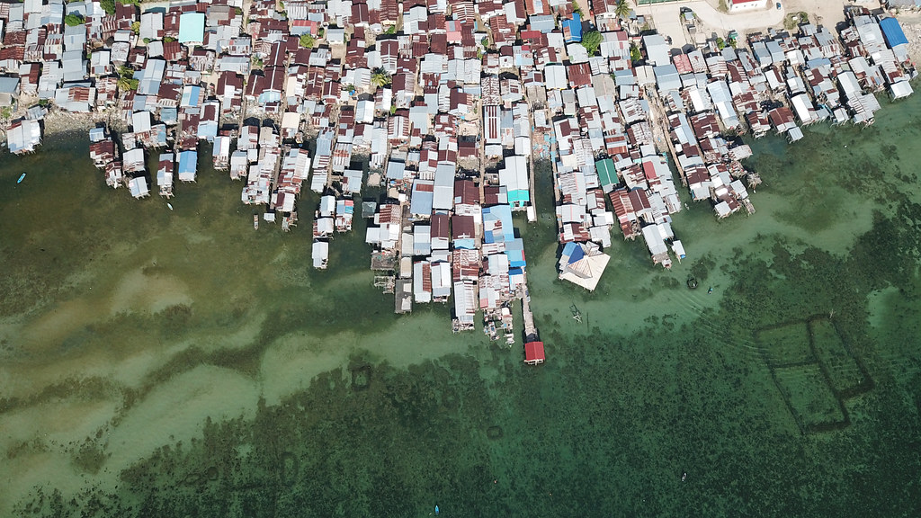 Image of low lying community in Global South which will have to adapt to rising sea levels.