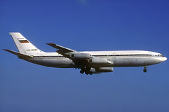 Untitled (Vnukovo Airlines) IL-86 RA-86089 BCN 14/08/1999