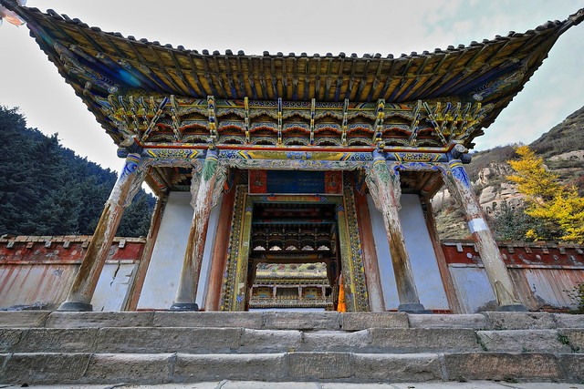 Wooden porch-polychrome portal-Shengguo Buddhist temple of Mati Si-Horse Hoof Temple. Sunan Yugur Autonomous county-Zhangye-Gansu-China-1018