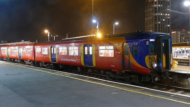 RD23539sc.  Class 455 at Clapham Junction.