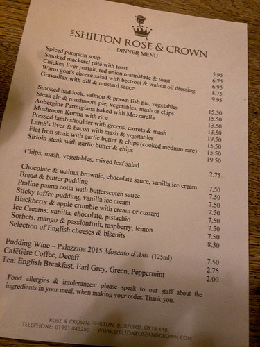 Pub traditionnel anglais à Burdord (The shilton Rose and Crown) 5