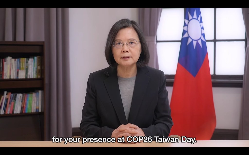 總統蔡英文以影片方式為活動致詞，表示台灣有意願及能力共同實踐2050淨零排放目標。圖片來源：總統府提供