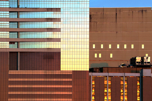 janbuchholtz texasmedicalcenter tmc houstonmethodisthospital sunset architecture building bricks windows reflection houston texas throughherlens