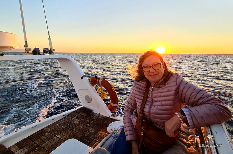 Viendo amanecer en el mar de Barcelona con Boat Experience (10)