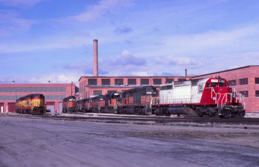 EMD/LRC Livingston,MT No longer belonging to the Soo, the … Flickr