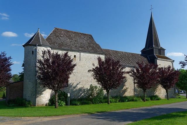Eglise fortifiée de Bossus lès Rumigny - Ardennes