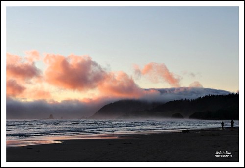 sunset twilight dusk clouds fog fogbank colorful colorfulclouds beach tide reflection shimmering reflecting ocean seascape water waterscape waterscene cannonbeach oregon nature hills