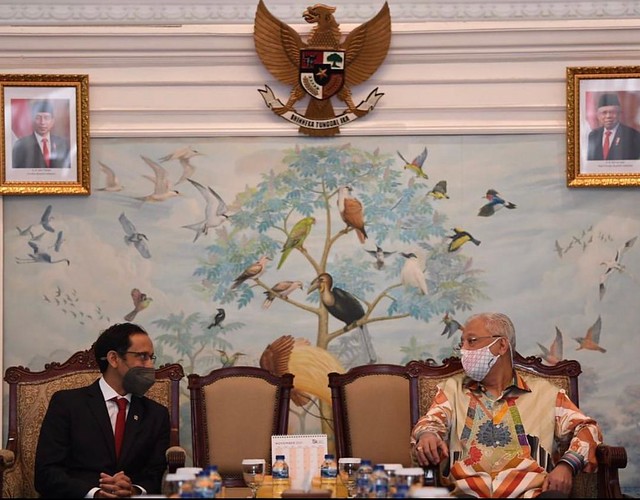Batik Malaysia Dipakai Oleh Perdana Menteri Jadi Tumpuan
