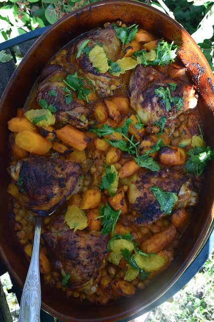 Cuisses de poulet berbere aux pois chiches et carottes 1