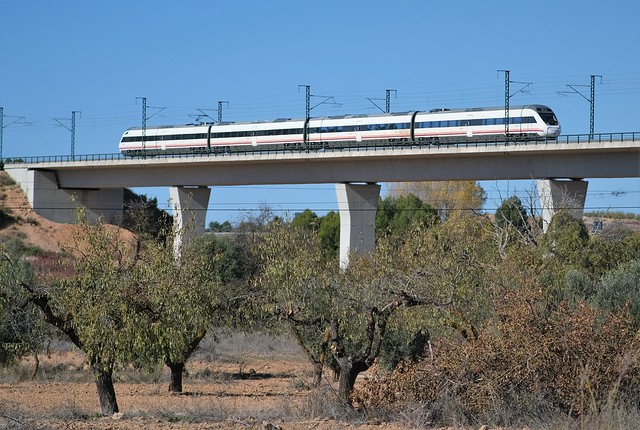 Renfe 121-513 on its way from Madrid to Castellon de la Plana