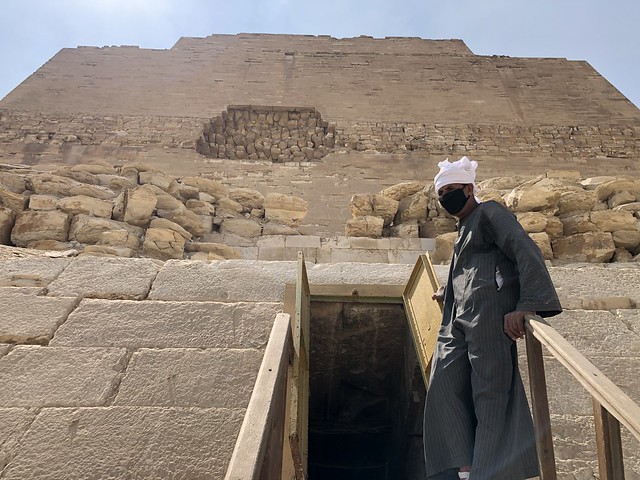 Puerta de acceso a la pirámide de Meidum (Egipto)