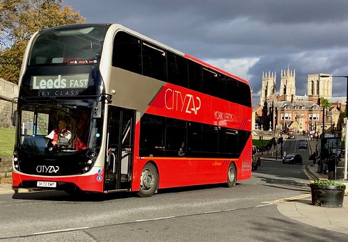 SK70 VWP ‘Transdev Blazefield’ No. 2018 ’CITYZAP SKY CLASS’ Alexander Dennis Ltd. (ADL) E40D / ‘ADL’ Enviro 400MMC on Dennis Basford’s railsroadsrunways.blogspot.co.uk’