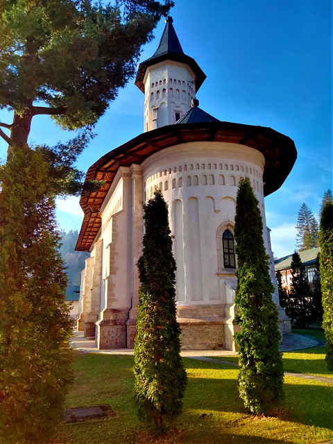 Mănăstirea Slatina este o mănăstire ortodoxă din România, construită între anii 1553-1564 în satul Slatina din comuna Slatina (județul Suceava) de către domnitorul Alexandru Lăpușneanu. Biserica mănăstirii are hramul Schimbarea la Față (sărbătorit în fiec