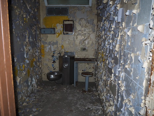 Cell in the west cell house at the Joliet Prison
