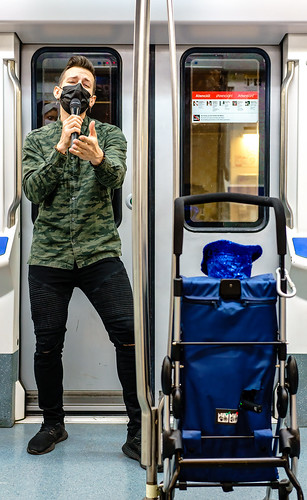 Barcelona Subway Singer (Sept 2021)