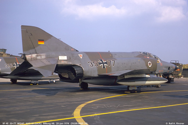 1974_0625_Bitburg, RF-4E 35+77_AKG 52_TIGER MEET 74_9a_© Rolf Flinzner