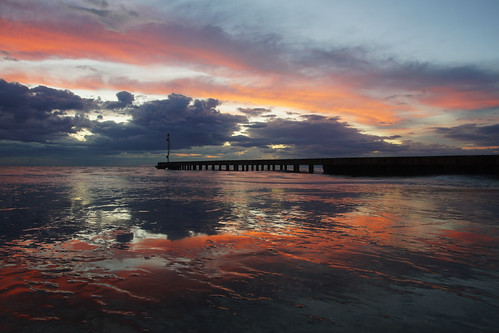 Riflessi con nuvole e tramonto a Cinquale di Montignoso by Andrea D'Angiolo, Riflessi con nuvole e tramonto a Cinquale di Montignososunset reflections clouds cloudy seascape bri
