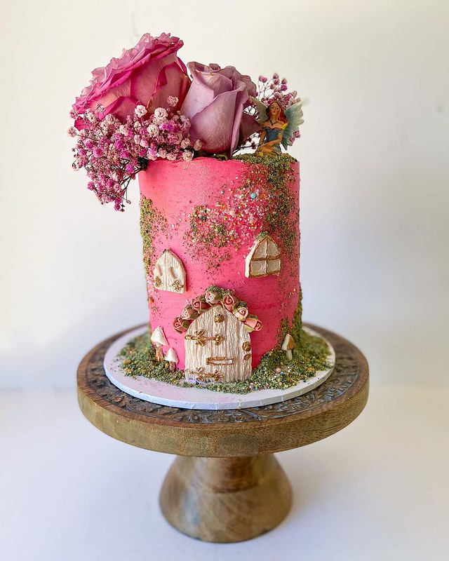 Cake by Dasma Kes Cakes