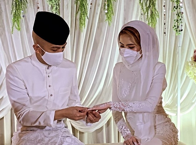 Caprice Selamat Bernikah Dengan Ibu Tunggal Bernama Farra Inalis Hussni