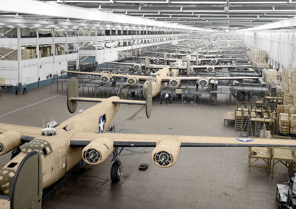 Photograph WWII Ford's Willow Run Bomber B-24E Assembly Line 1943  8x10 