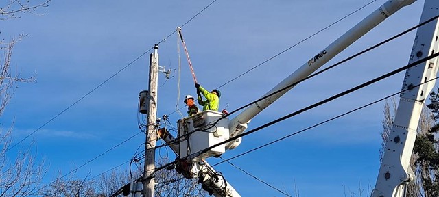 Line work in Oak Harbor