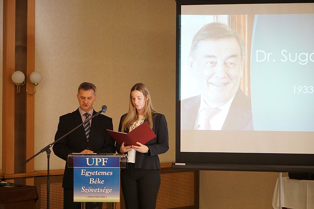 Hungary-2021-10-30-Hungarian Ambassadors for Peace Honor UPF Founder