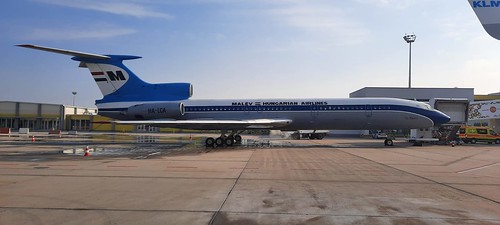 Tupolev Tu-154B-2 HA-LCA | by Alex Waning APVW video's