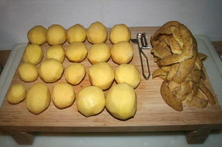 05 - Peel potatoes / Kartoffeln schälen