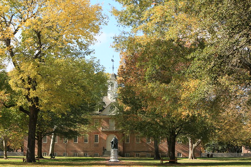 The smell pumpkins and warm coffee fill the air as fall comes to the W&M campus.