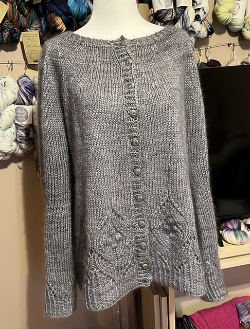 Jen (zjewell) finished her second Magnolia Chunky Cardigan, this one for herself. Yarn is Lichen and Lace Marsh Mohair and The Fibre Co. Acadia.